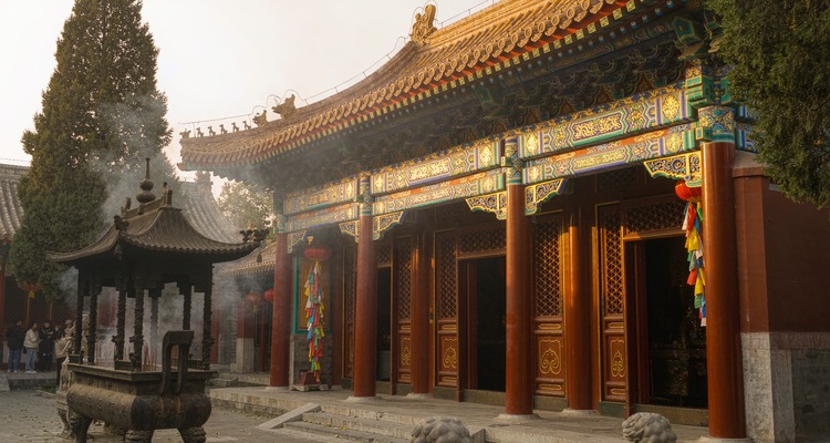 先把问题拆开：两天到底够不够